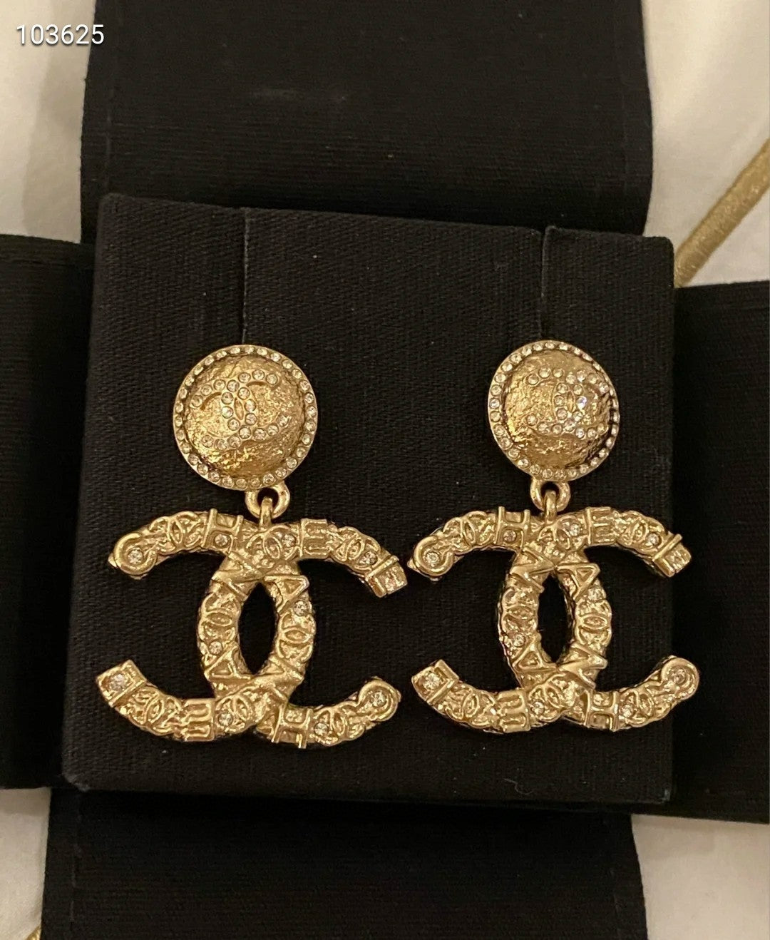 Glod fashion earrings