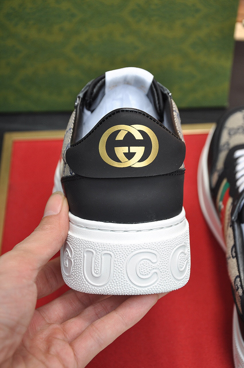 G u c c i black 21