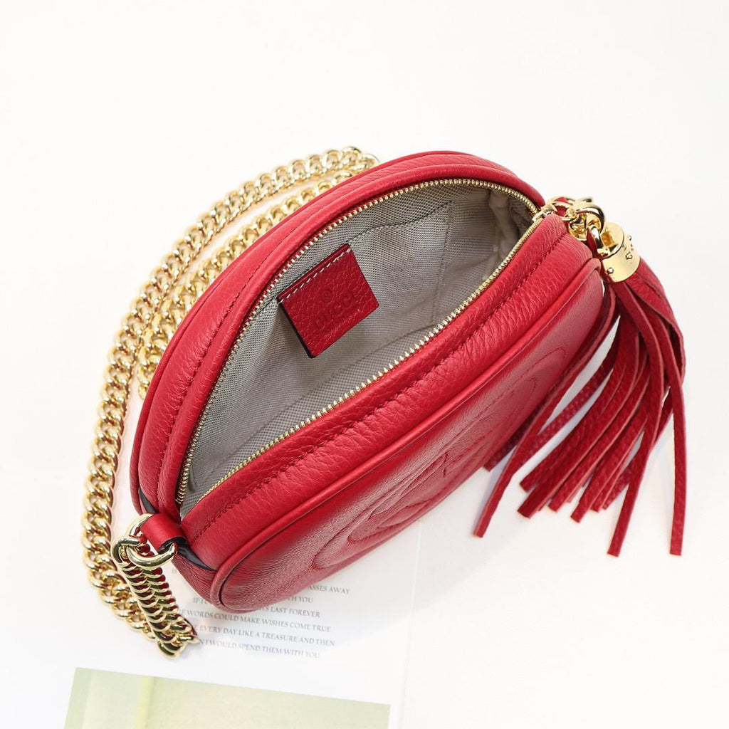 G u c c I red 18x14x4cm