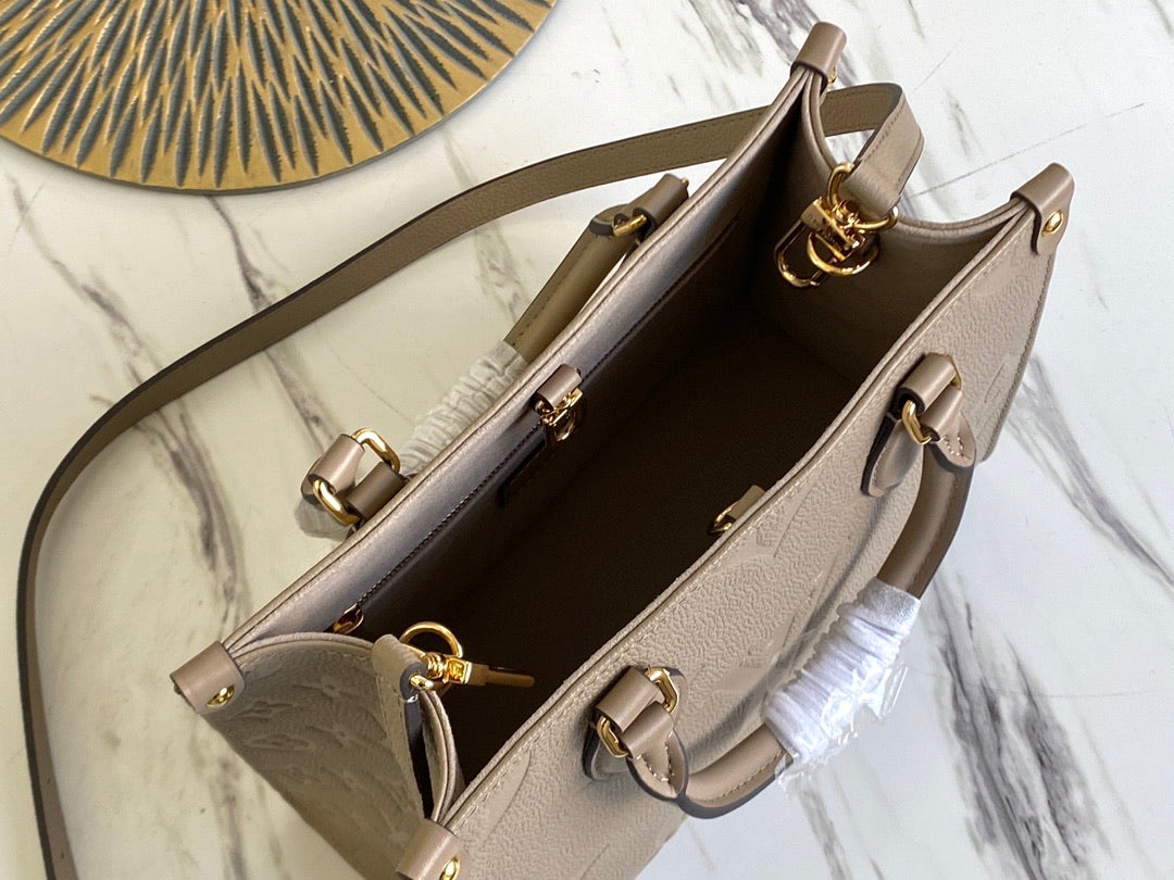 Bicolor cream handbagf