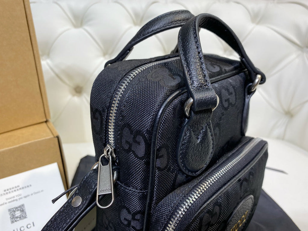 G u c c i backpack 16*22*8.5cm
