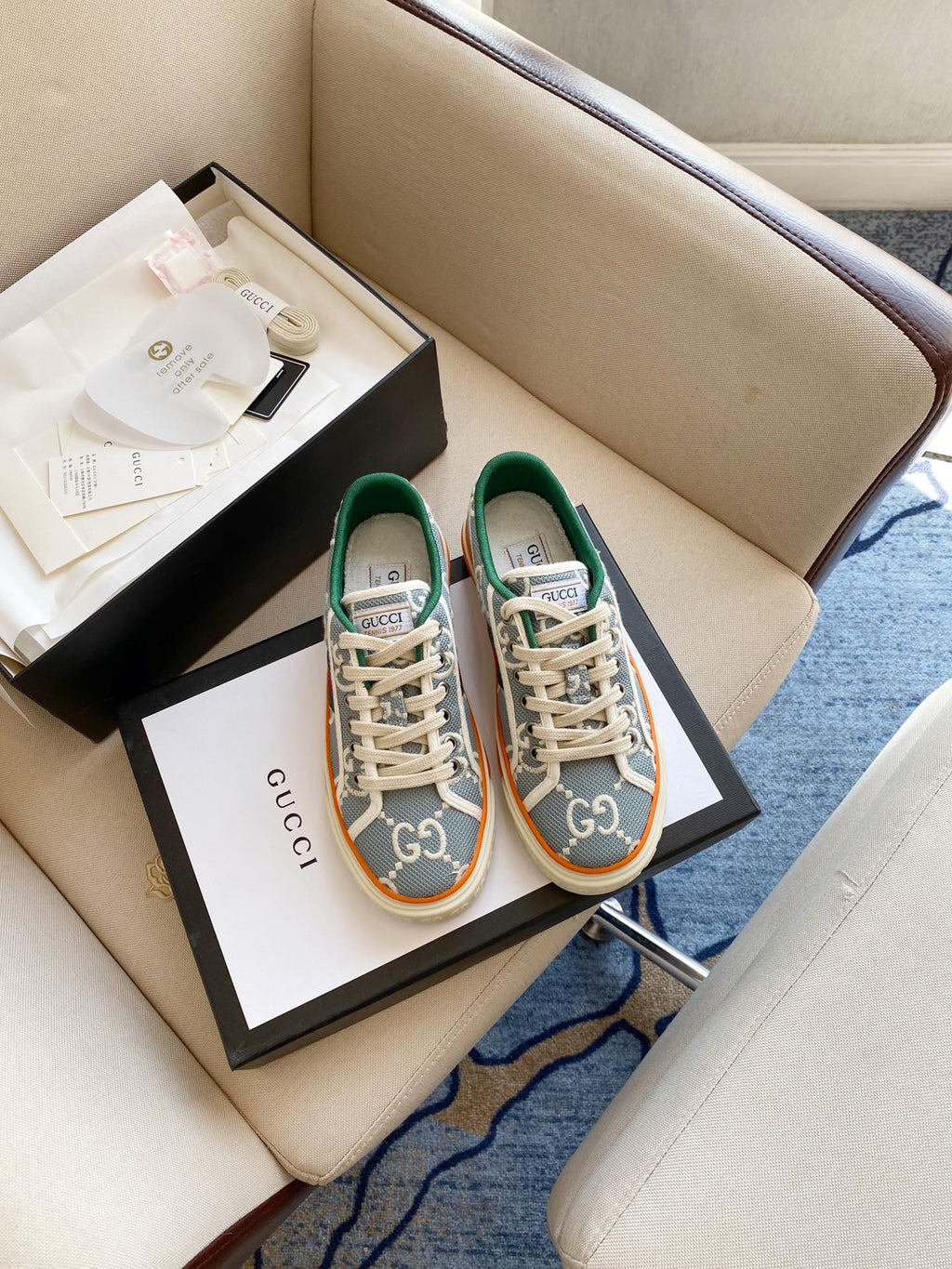 G U c c I tennis sneakers