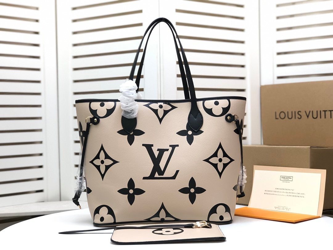 Handbag Size:32×29×17cm