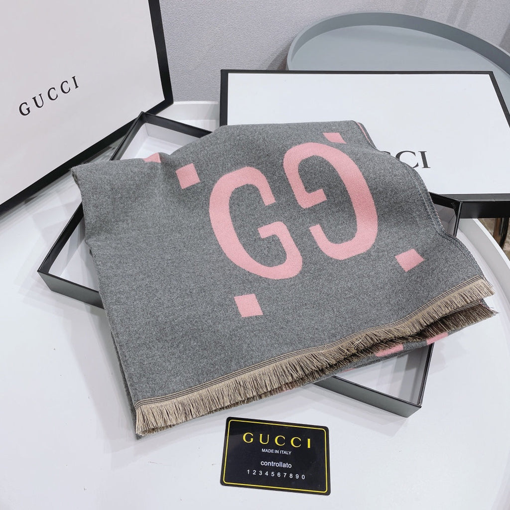 G u c c i scarf