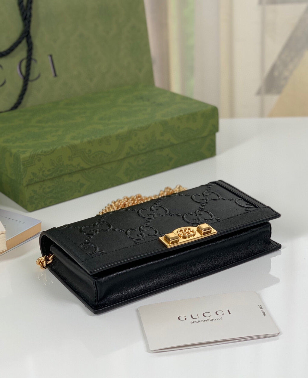 G u c c i black W19 H10 D4cm