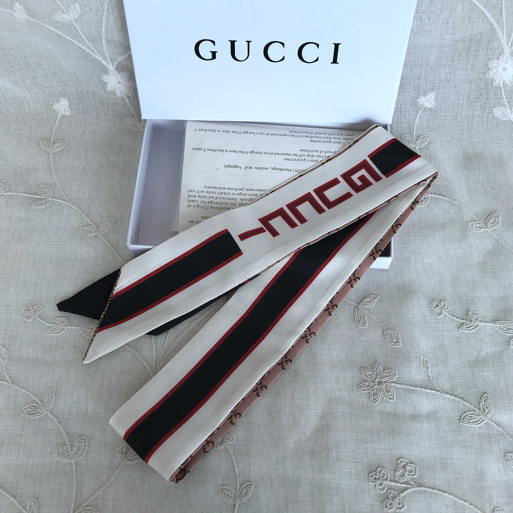 G u c c i scarf