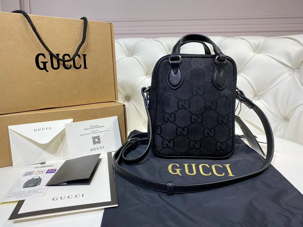 G u c c i backpack 16*22*8.5cm