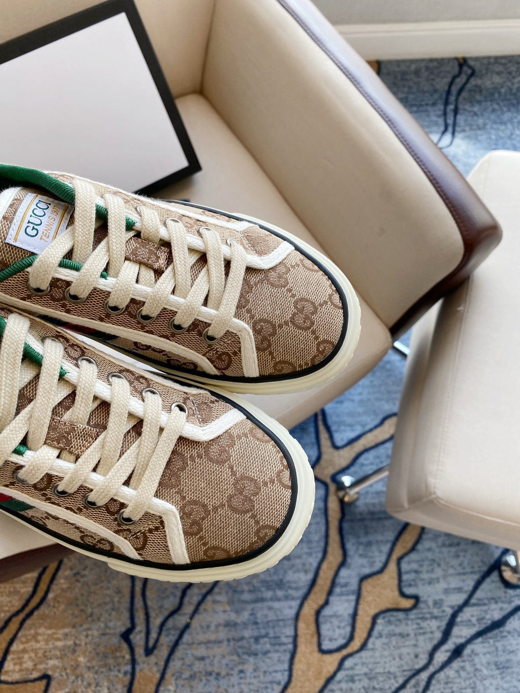 G U c c I tennis sneakers